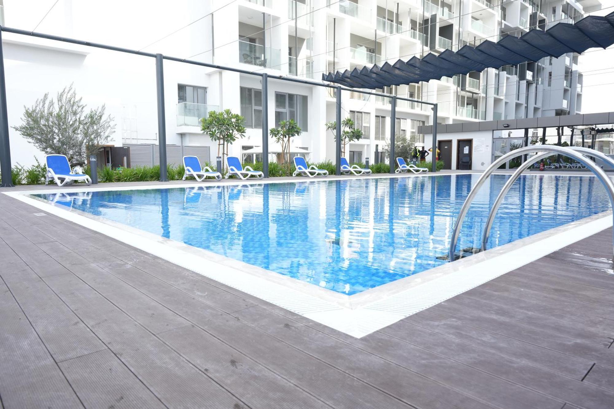 아부다비 Poolside Charm 아파트 외부 사진